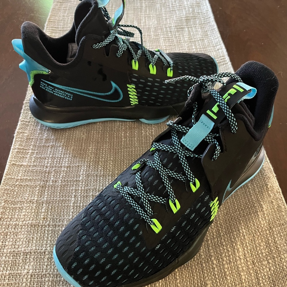 Nike’s LEBRON WITNESS 5 'BLACK LIGHT BLUE FURY'